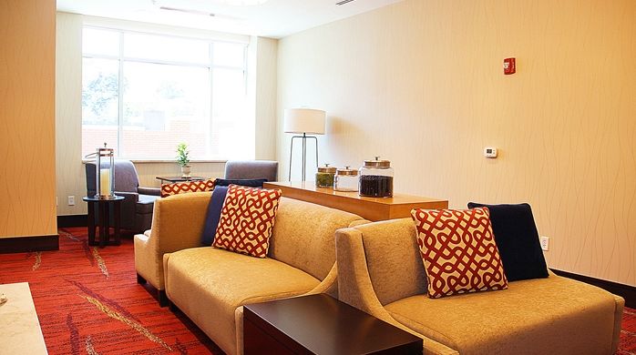 Hilton Garden Inn Falls Church Exteriör bild