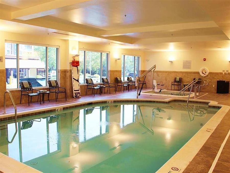 Hilton Garden Inn Falls Church Exteriör bild